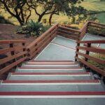 Estetyczne wykończenie schodów betonowych kamieniem